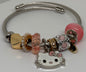 Pulsera con dije de Hello Kitty